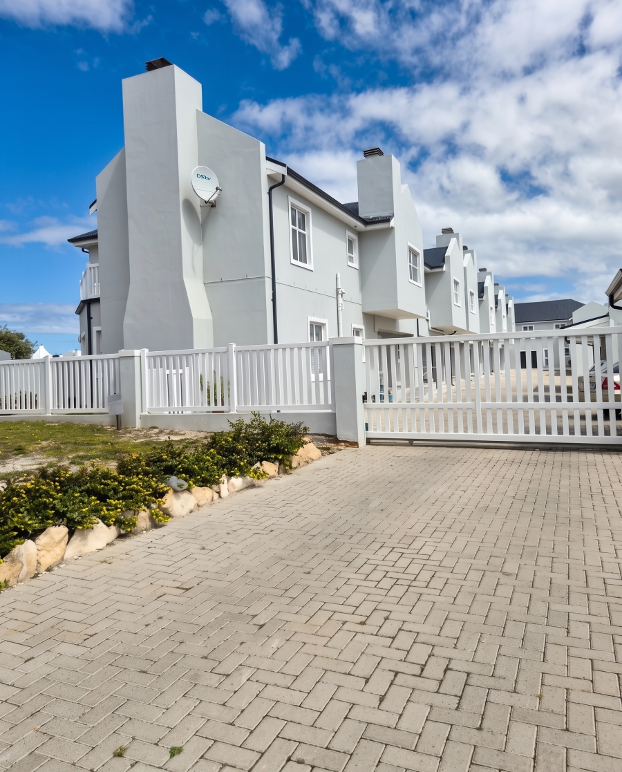 2 Bedroom Property for Sale in Struisbaai Western Cape